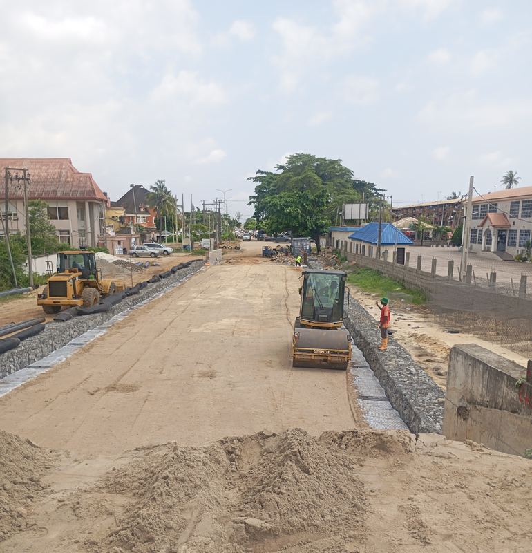 Compaction of the reclaimed platform