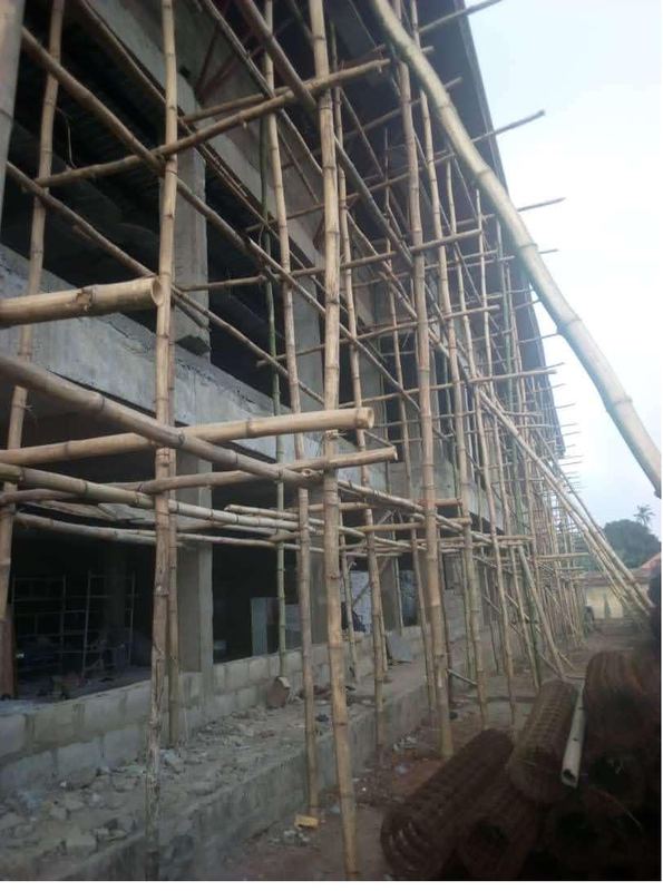 Full-height scaffold to the flank wall