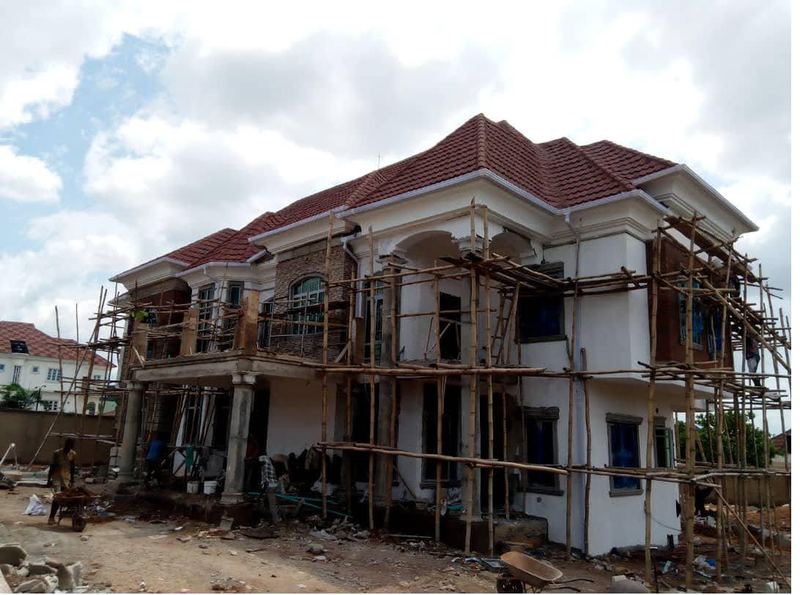 Scaffolded elevation during finishing