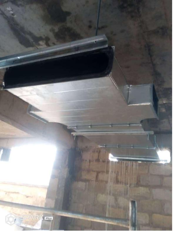 Riser duct at the blockwork wall