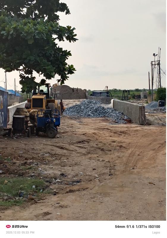 Aggregate stockpiles at the working front